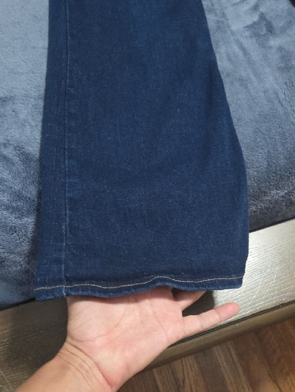 Old Navy Indigo Flare Leg Jeans - Picture 6 of 8